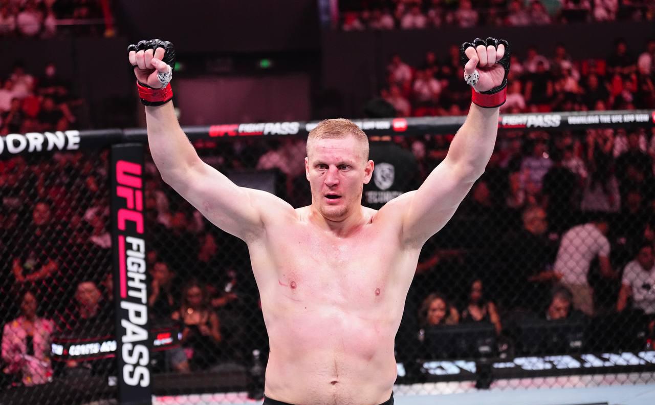Российский-тяжеловес-Павлович-одержал-победу-на-турнире-ufc-в-Шанхае