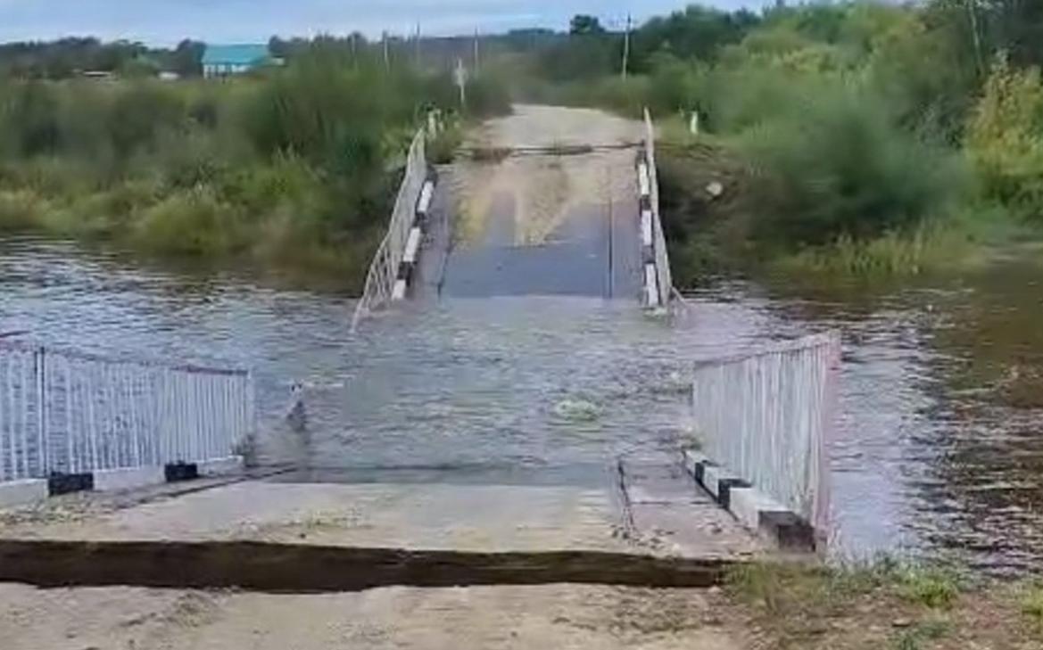 В-Амурской-области-из-за-перегрузки-рухнул-мост