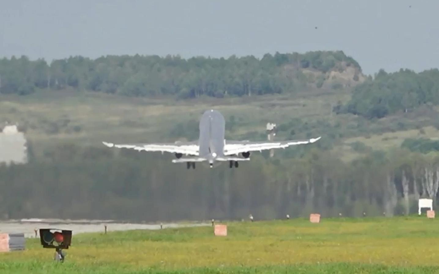 В-Комсомольске-на-Амуре-совершил-первый-полет-импортозамещенный-sj-100