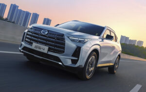 Альтернатива-toyota-rav4-с-2,0-литровым-мотором,-официальной-гарантией,-полноценным-«автоматом»-и-полным-приводом-—-3-млн-рублей.-Стартовали-продажи-gac-gs4-awd