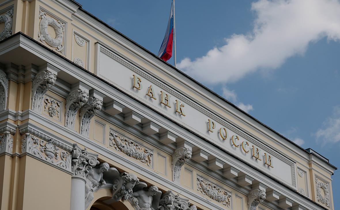 ЦБ-снизил-ставку-до-17%