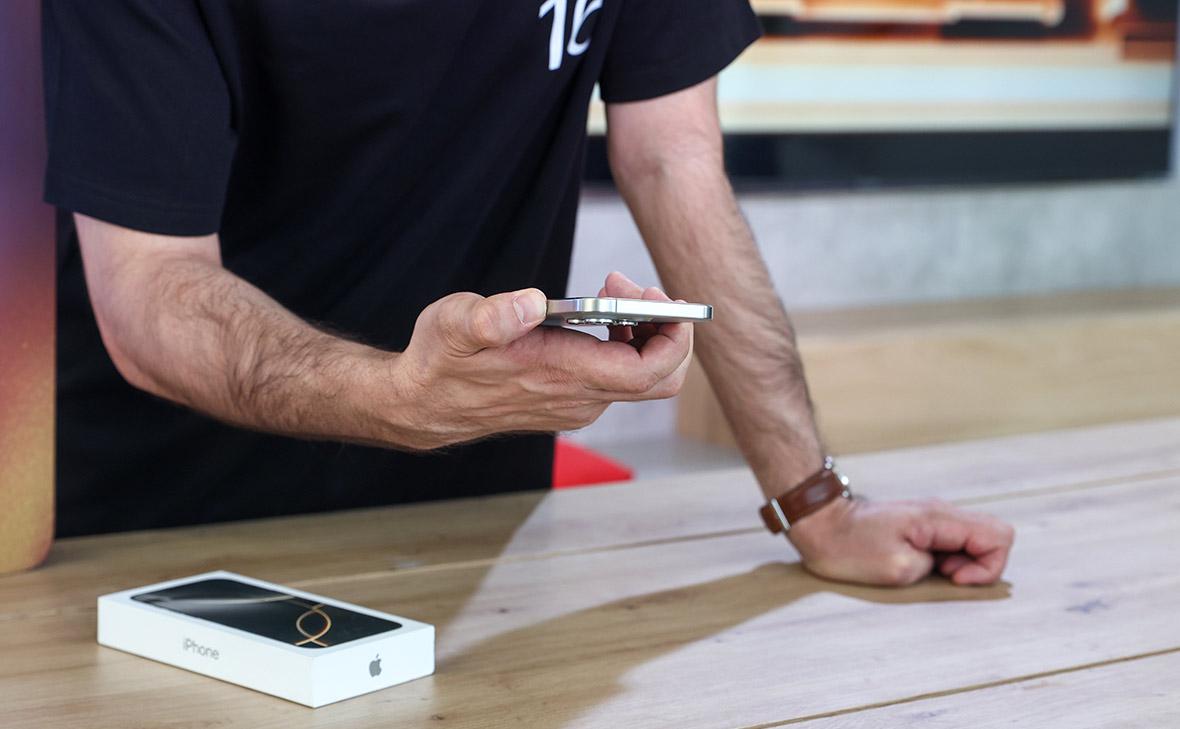 iphone-16-plus-в-России-подешевел-почти-вдвое-с-начала-продаж