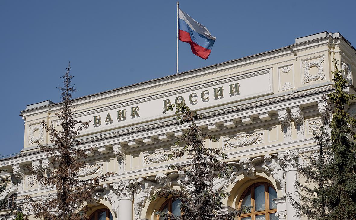 ЦБ-объяснил-решение-не-снижать-ставку-ниже-17%