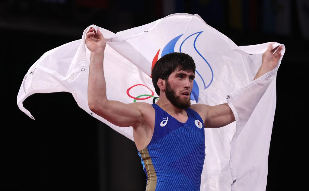 Заур-Угуев-стал-трехкратным-чемпионом-мира-по-вольной-борьбе