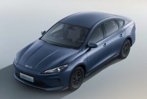 Современный-автомобиль-с-запасом-хода-2000-км-и-расходом-3-л-на-100-км-по-цене-11-200-долларов.-Представлен-byd-seal-05-dm-i-2026