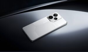 amoled-экран-samsung-1,5k,-ультразвуковой-сканер,-аккумулятор-на-8000-мАч-и-snapdragon-8-gen-5.-Инсайдер-раскрыл-характеристики-realme-neo-8