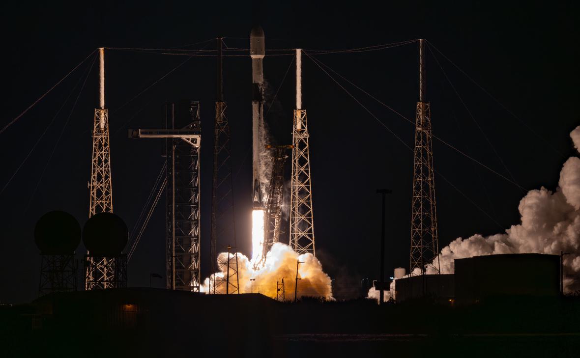 wsj-сообщила,-что-spacex-отложила-миссию-к-Марсу-ради-лунного-полета