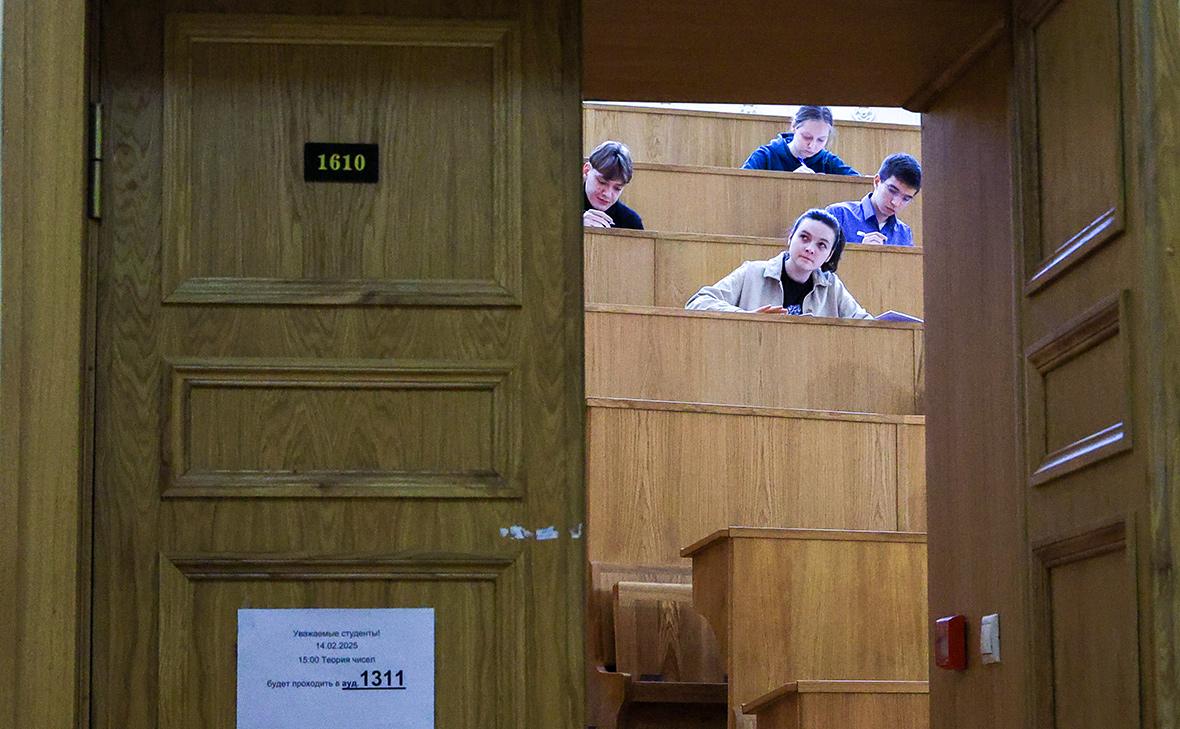 Опрос-показал-долю-преподавателей-вузов,-постоянно-использующих-ИИ