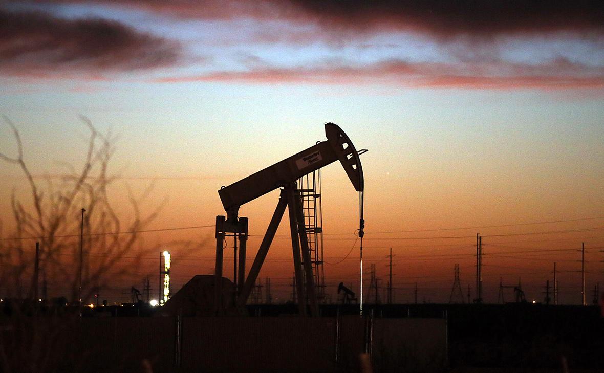 Цена-нефти-снизилась-на-фоне-попыток-Трампа-и-Нетаньяху-успокоить-рынки