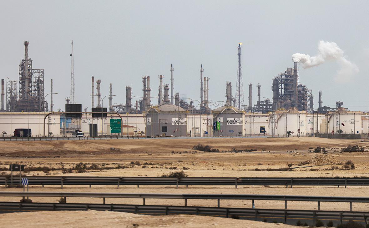 qatarenergy-объявила-форс-мажор-по-контрактам-на-поставку-СПГ