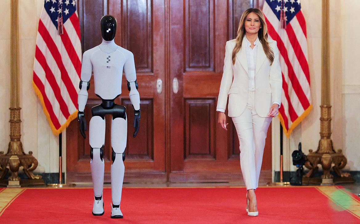 Мелания-Трамп-на-саммите-в-Белом-доме-в-сопровождении-ИИ-робота.-Видео