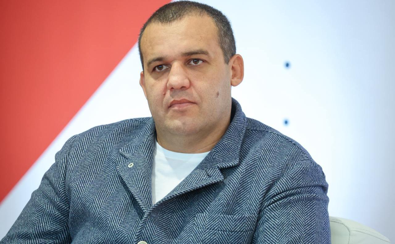 Кремлев-заявил-о-готовности-организовать-третий-бой-Бивола-и-Бетербиева