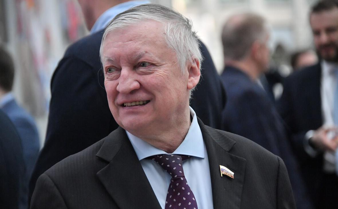 Анатолий-Карпов-заявил,-что-не-купил бы-себе-шахматы-за--млн