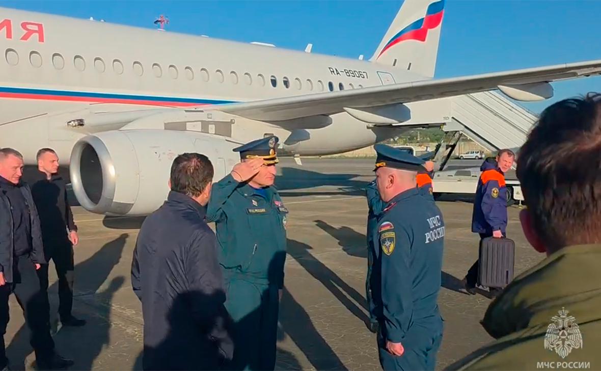 Глава-МЧС-России-прибыл-на-Кубань-для-контроля-тушения-пожара-на-НПЗ