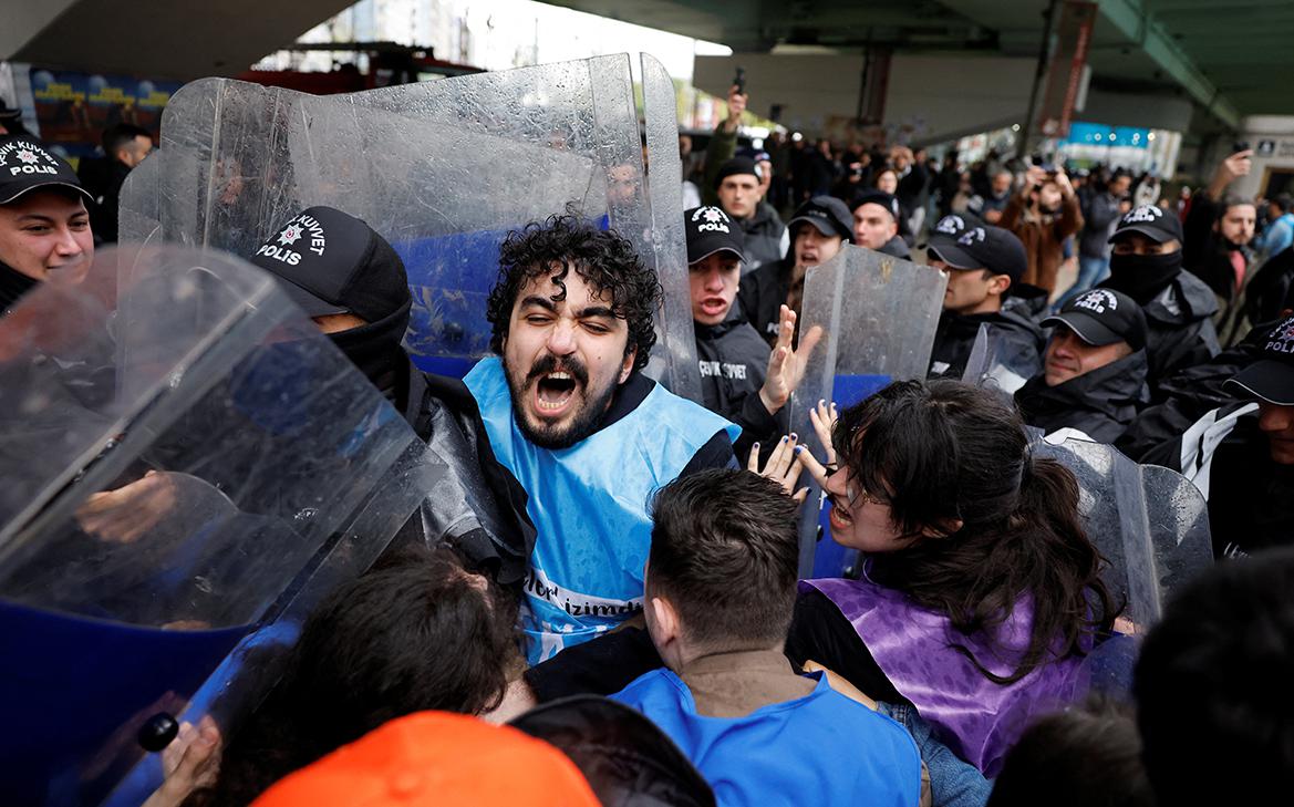 Как-прошли-первомайские-демонстрации-и-протесты-в-разных-странах.-Видео
