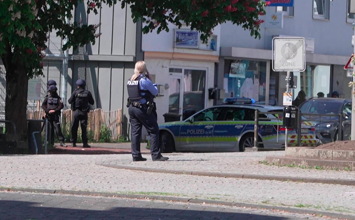 В-Германии-неизвестные-захватили-заложников-в-банке