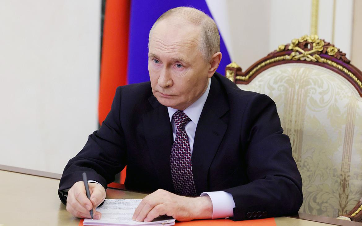 Минтранс-заявил-о-штатной-работе-аэропортов-юга-после-атаки-ВСУ-на-Ростов