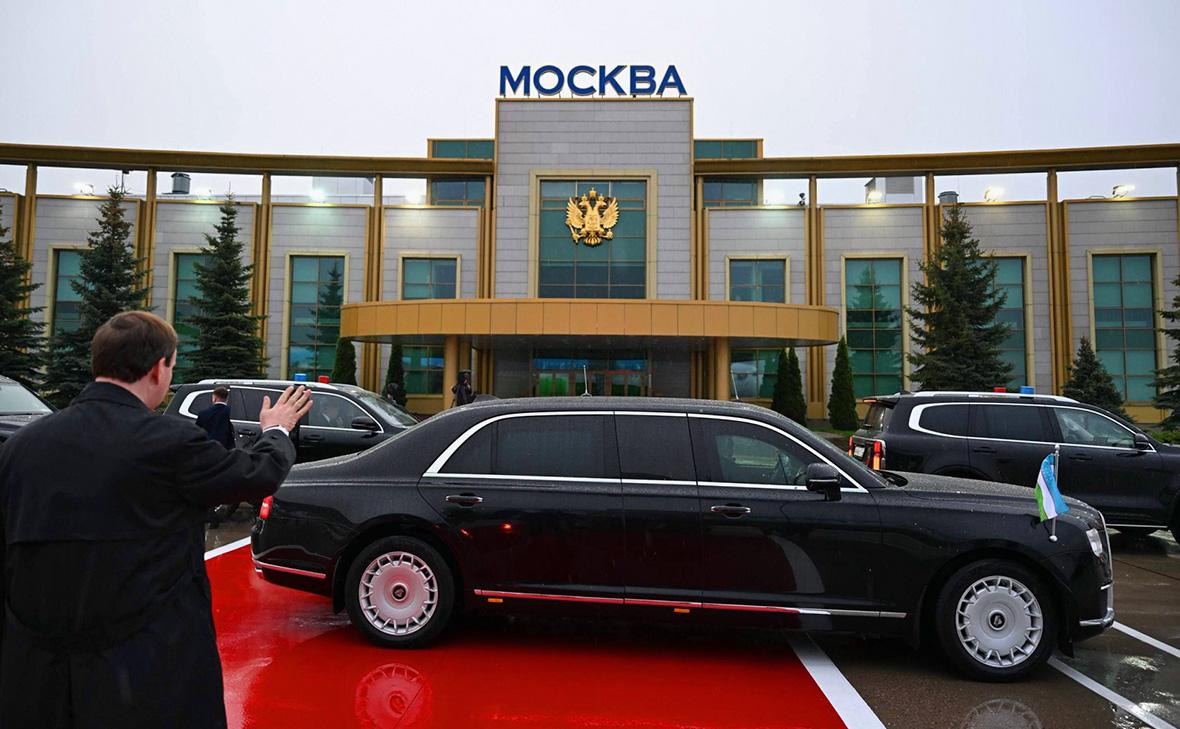 Президент-Узбекистана-прибыл-в-Россию-на-День-Победы