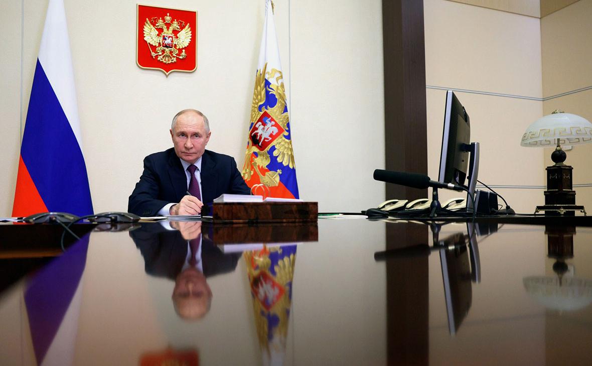 Песков-сообщил-об-общении-Путина-с-губернаторами-перед-их-отставкой