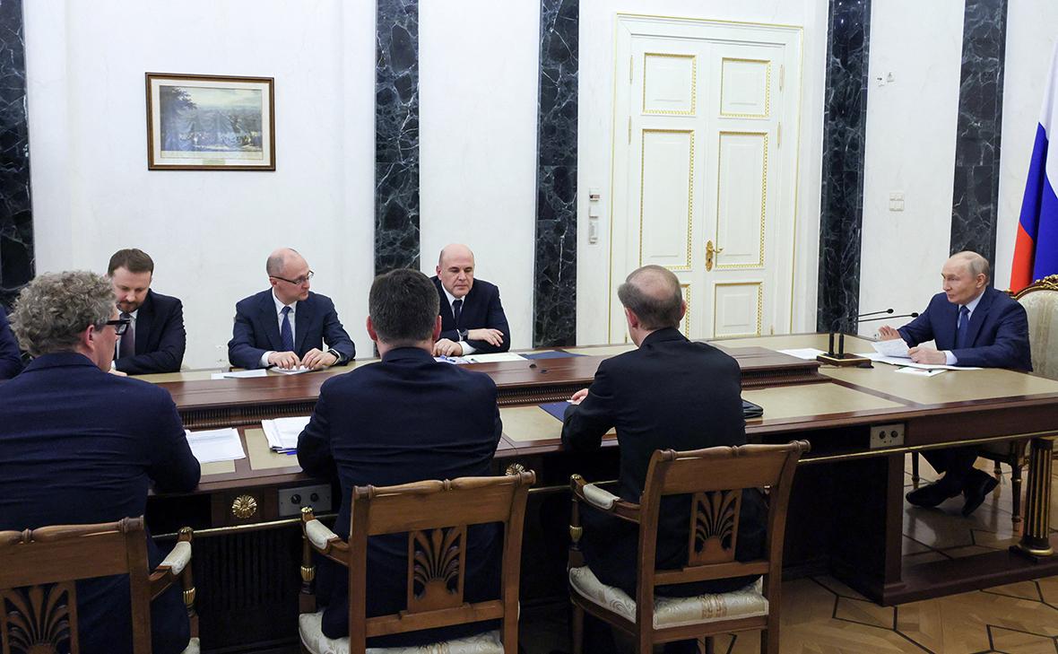 Путин-предложил-обсудить-темы-ПМЭФ-на-совещании-по-экономике