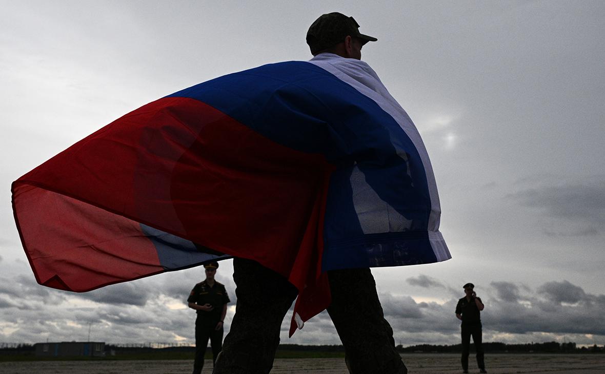 Самолет-с-вернувшимися-из-плена-военными-приземлился-в-Подмосковье