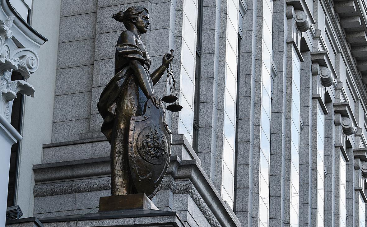 Верховный-суд-разрешил-наказать-судью-в-отставке-за-нецензурную-брань