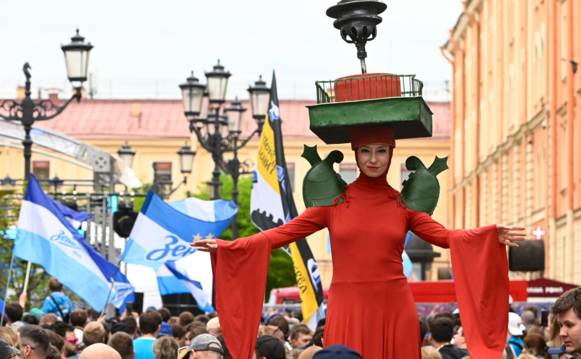 «Зенит»-вернулся-в-Петербург-с-чемпионским-трофеем-РПЛ