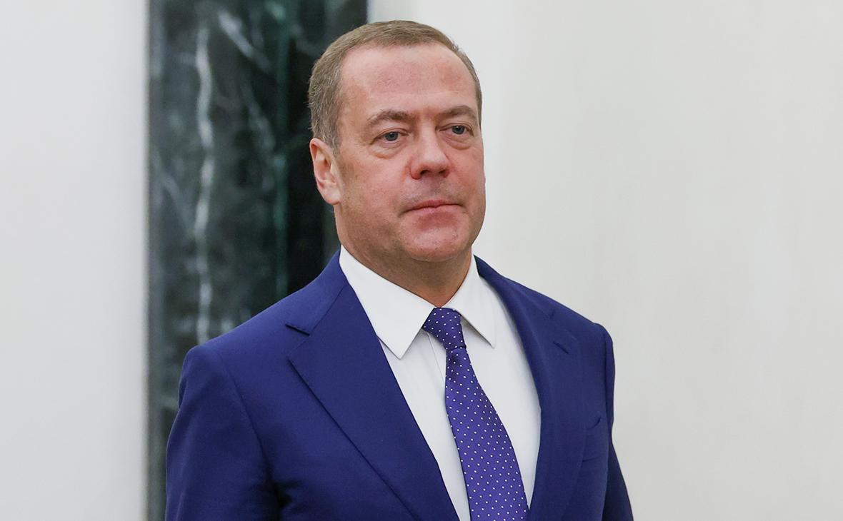 Медведев-предложил-странам-Балтии-ввести-пятую-статью-НАТО-против-Украины