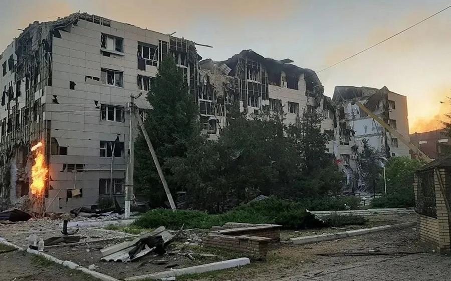 Фото: Разбор завалов в Старобельске приостановили из-за угрозы ударов БПЛА
