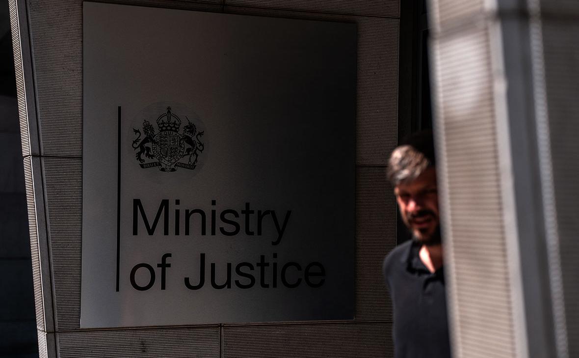 Фото: Минюст Британии запустил пилот ИИ-помощников для судей